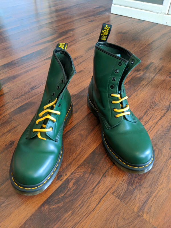 gumtree doc martens